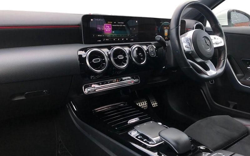 Used Mercedes A180 Active 116 HP (85 kW) 2019 White Sedan