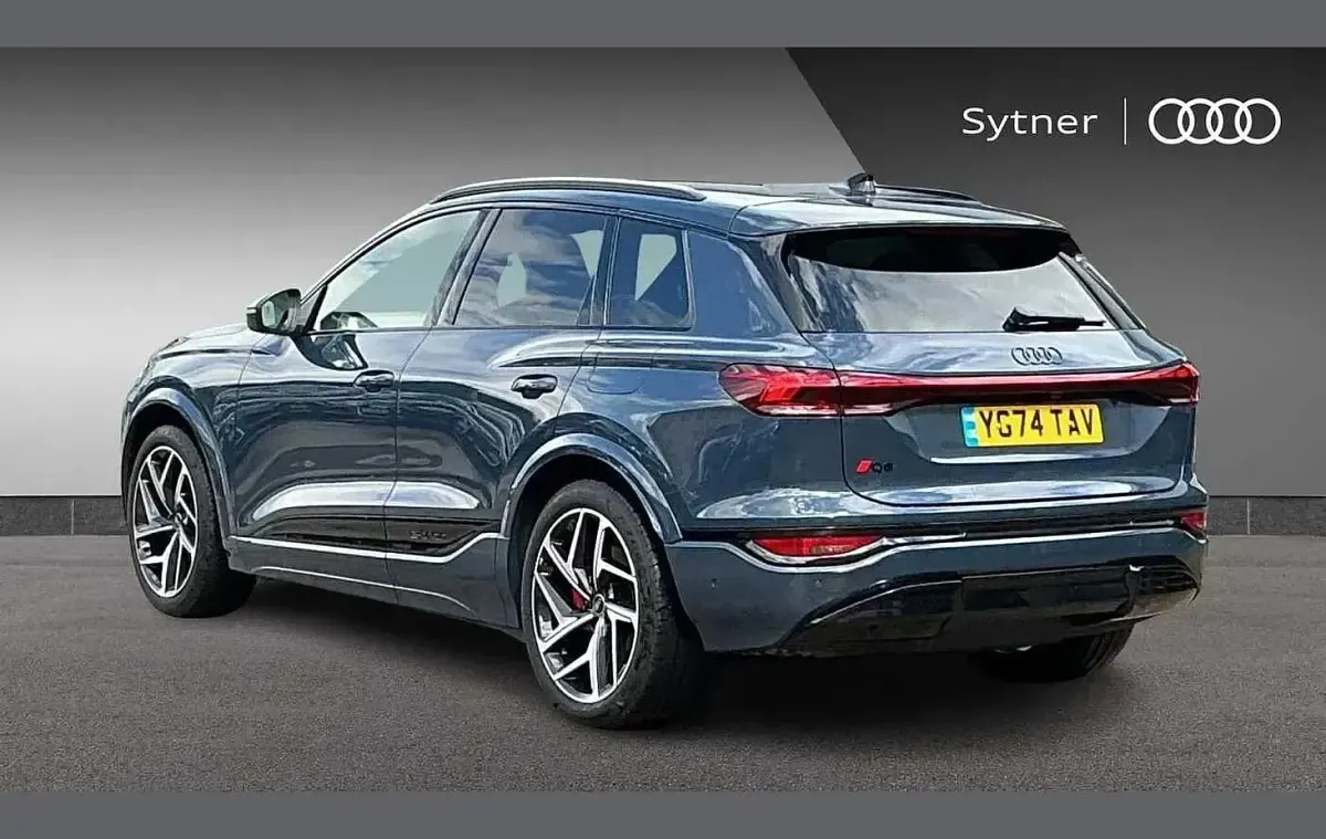 Usado Audi Q6 e-tron Advanced 280 kW (382 CV) 2024 Azul SUV