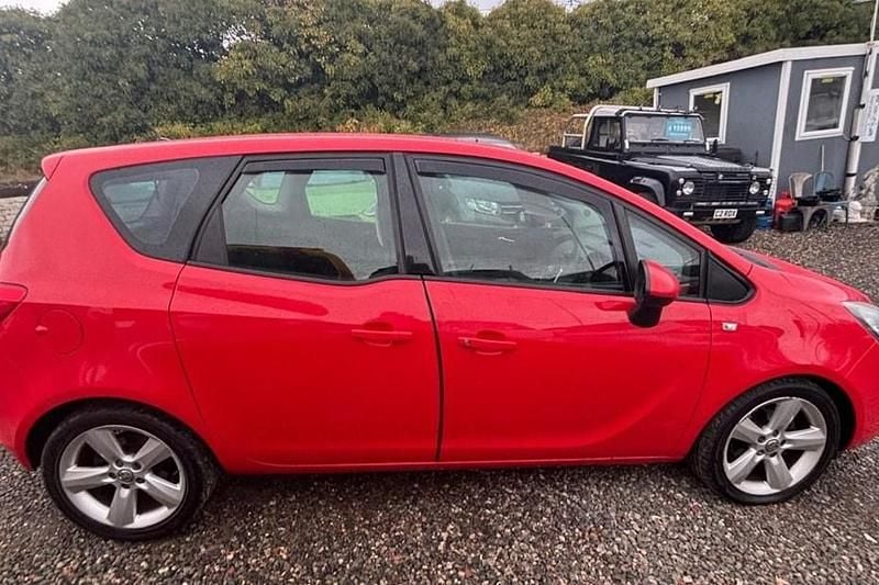 Used Vauxhall Meriva 2015 Red MPV