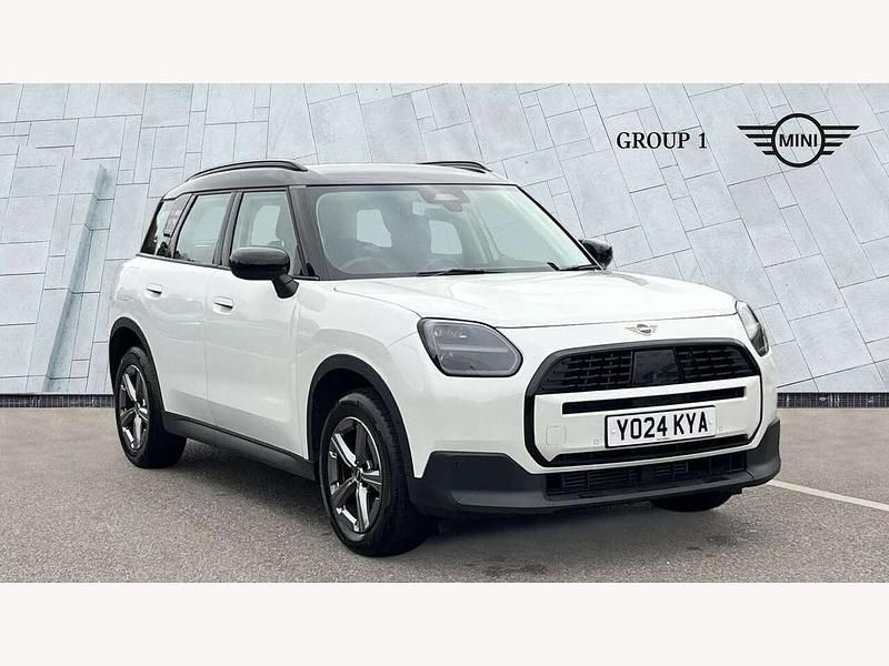 White Used 2024 Mini Countryman Classic SUV | £27,475 (Fair price) - Image 1/4