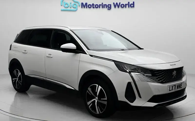 Used Peugeot 5008 Allure Premium 131 HP (96 kW) 2022 SUV