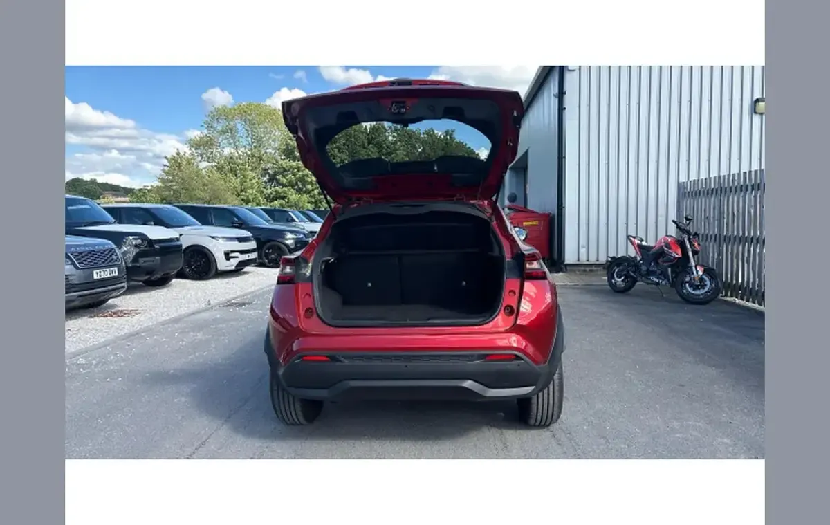 Used Nissan Juke N-Connecta 140 HP (102 kW) 2025 Red SUV