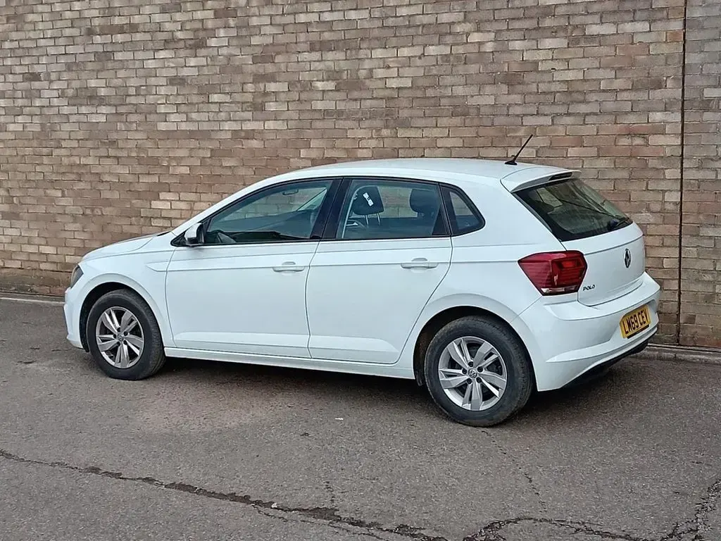 Used VW Polo SE 95 HP (69 kW) 2019 White Hatchback