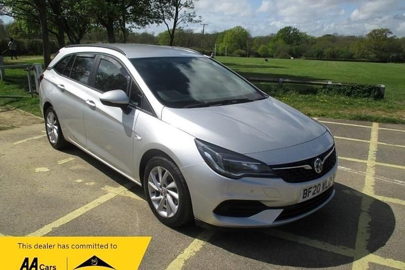 Used Vauxhall Astra Business Edition 122 HP (89 kW) 2020 Silver Estate