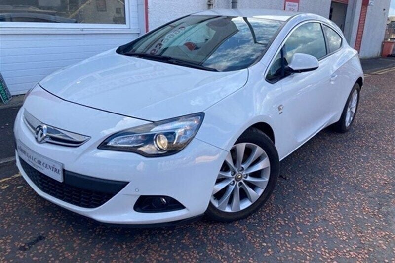 Used Vauxhall Astra GTC SRi 140 HP (102 kW) 2016 White Coupe