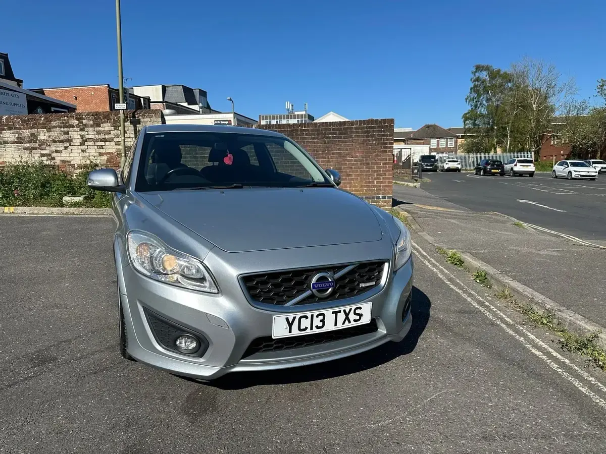 Used Volvo C30 R-Design 145 HP (106 kW) 2013 Silver Hatchback