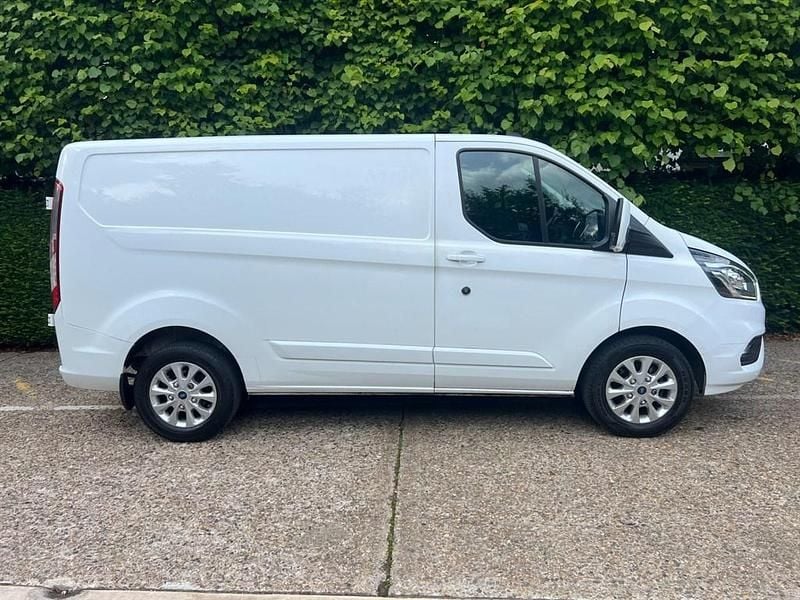 White Used 2021 Ford Transit Custom Limited | £13,250 (Super price) - Image 1/4