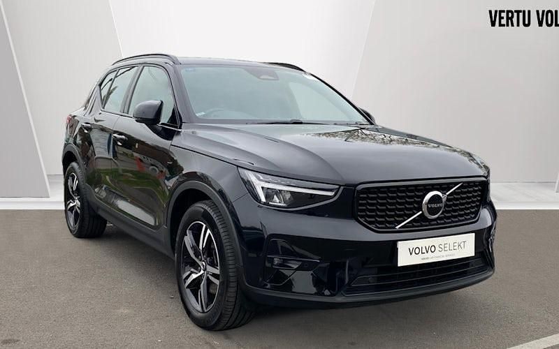 Used 2025 Volvo XC40 Plus SUV | £26,629 (Good price) - Image 1/4