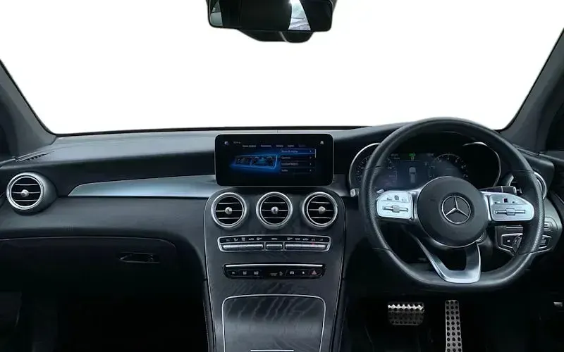 Used Mercedes GLC300 AMG Line Premium 258 HP (189 kW) 2022 SUV