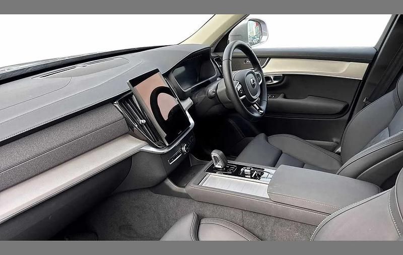 Used Volvo XC90 Core 449 HP (330 kW) 2025 Silver SUV