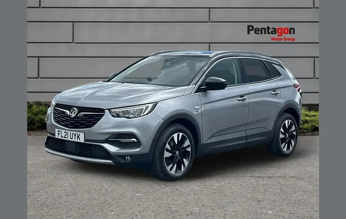 Usado Vauxhall Grandland X Edition 130 HP (95 kW) 2021 Cinzento SUV