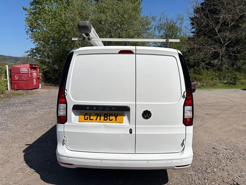 Usado VW Caddy S 2022 Branco Monovolume