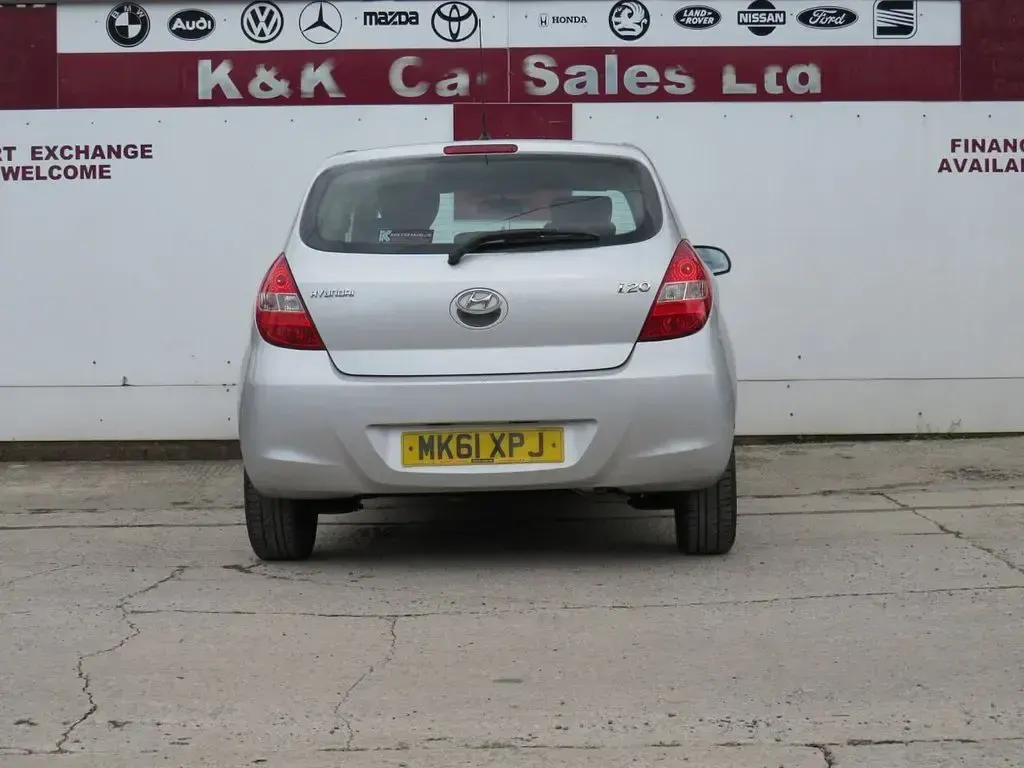 Used Hyundai i20 Classic 78 HP (57 kW) 2011 Silver Hatchback