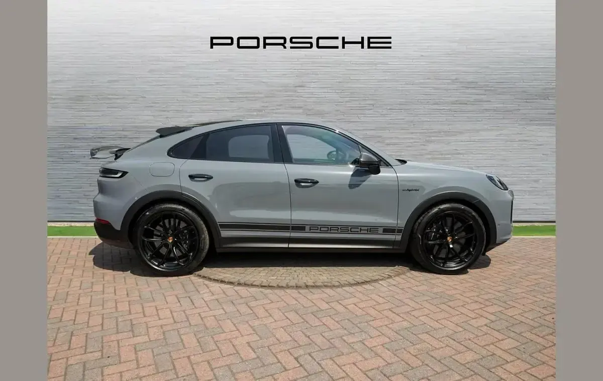 Used Porsche Cayenne Turbo E-Hybrid 729 HP (536 kW) 2024 Grey SUV