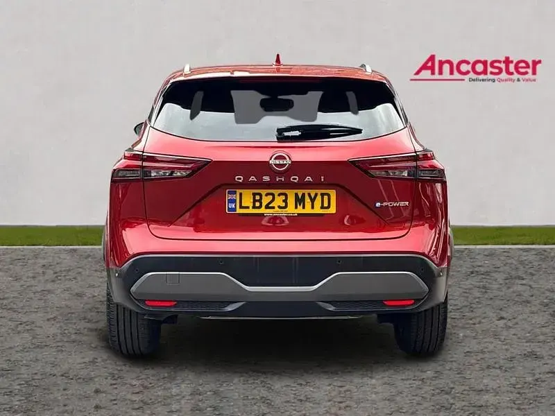 Used Nissan Qashqai Tekna 190 HP (139 kW) 2023 Pearl  fuji sunset red SUV