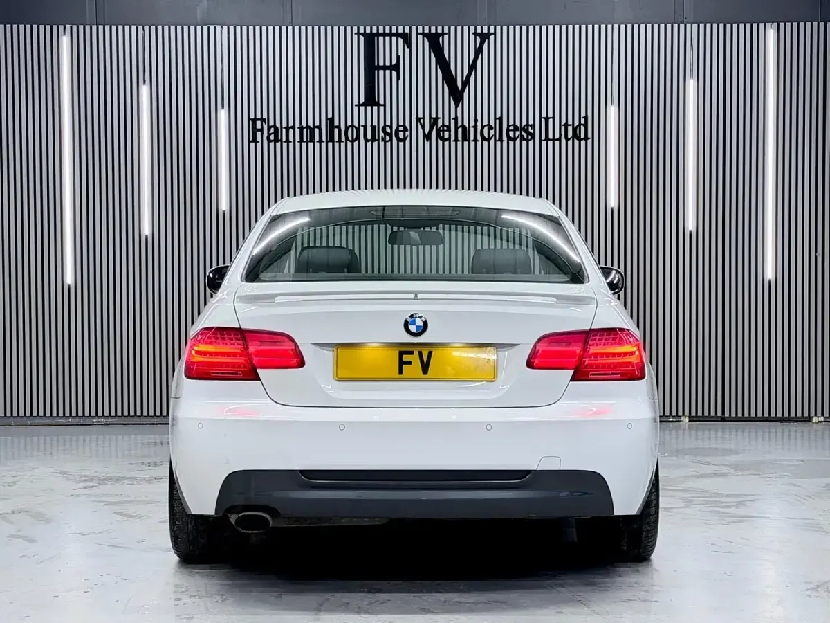 Used BMW 318 M Sport 2011 White Coupe