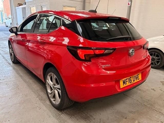 Used Vauxhall Astra SRi 150 HP (110 kW) 2016 Red Hatchback
