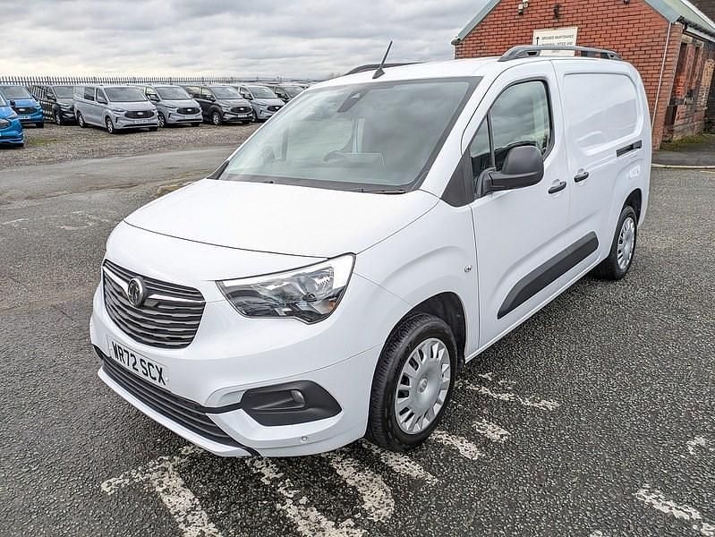 Used Vauxhall Combo Sportive 100 HP (73 kW) 2023 White MPV