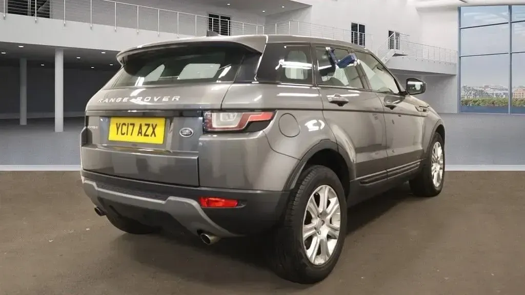 Used Land Rover Range Rover evoque SE 180 HP (132 kW) 2017 Grey SUV