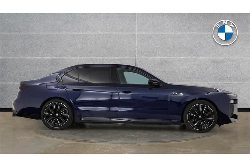 Used BMW M760e Comfort Edition 571 HP (419 kW) 2025 Blue Sedan