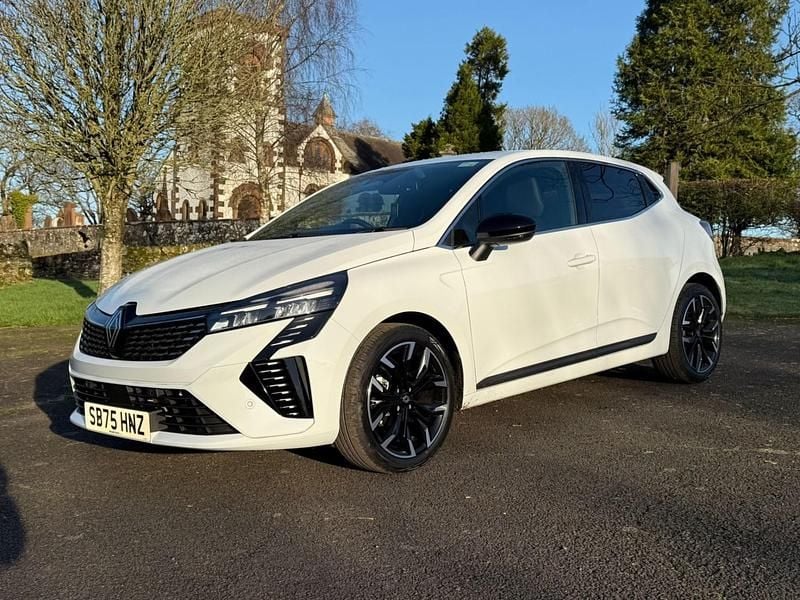 New Renault Clio V Techno 2025 White Hatchback