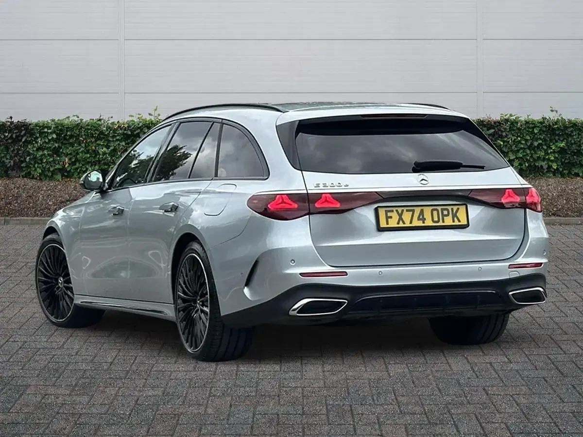 Used Mercedes E300 Urban 313 HP (230 kW) 2025 Silver Estate