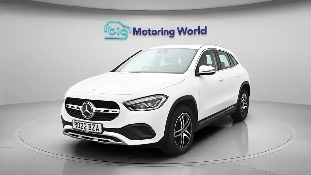 Used Mercedes GLA180 136 HP (100 kW) 2022 White SUV