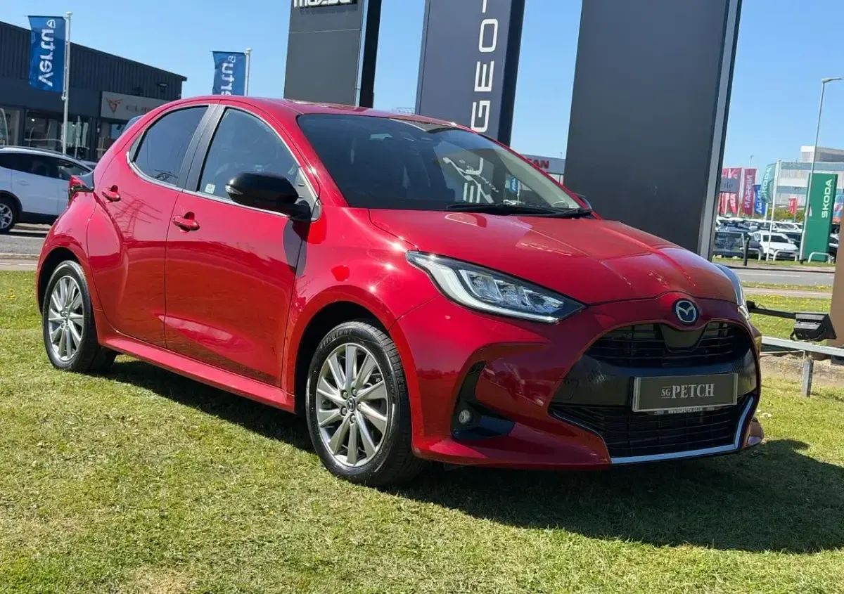 Używany Mazda 2 114 KM (83 kW) 2023 Czerwony Hatchback