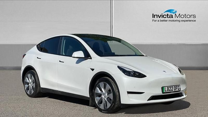 White Used 2022 Tesla Model Y Long Range SUV | £27,000 (Fair price) - Image 1/4