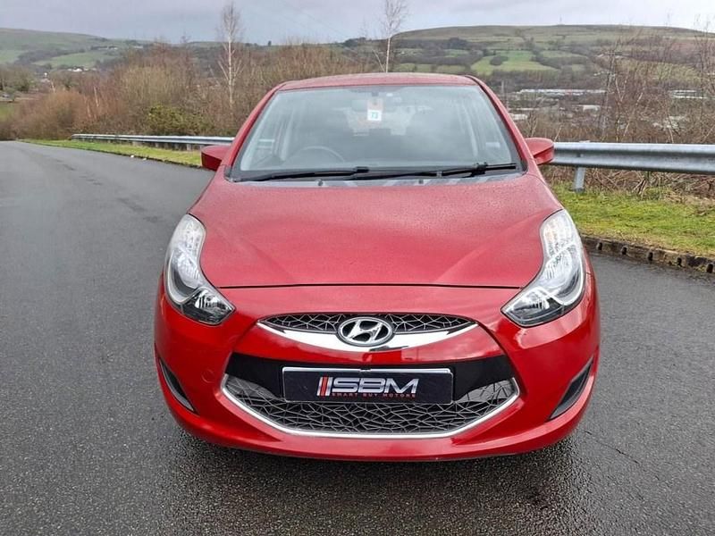 Used Hyundai ix20 Active 90 HP (66 kW) 2011 Red Hatchback