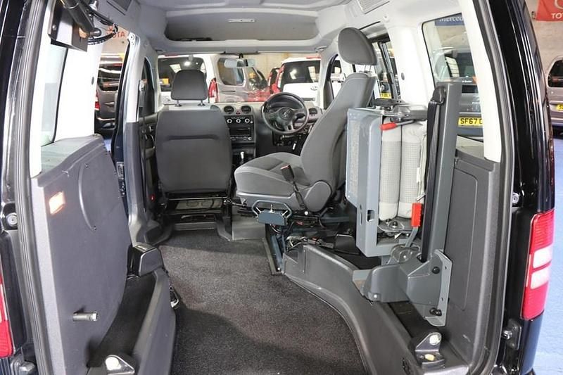 Black Used 2014 VW Caddy Maxi Life Life MPV | £13,550 (Expensive) - Image 1/1