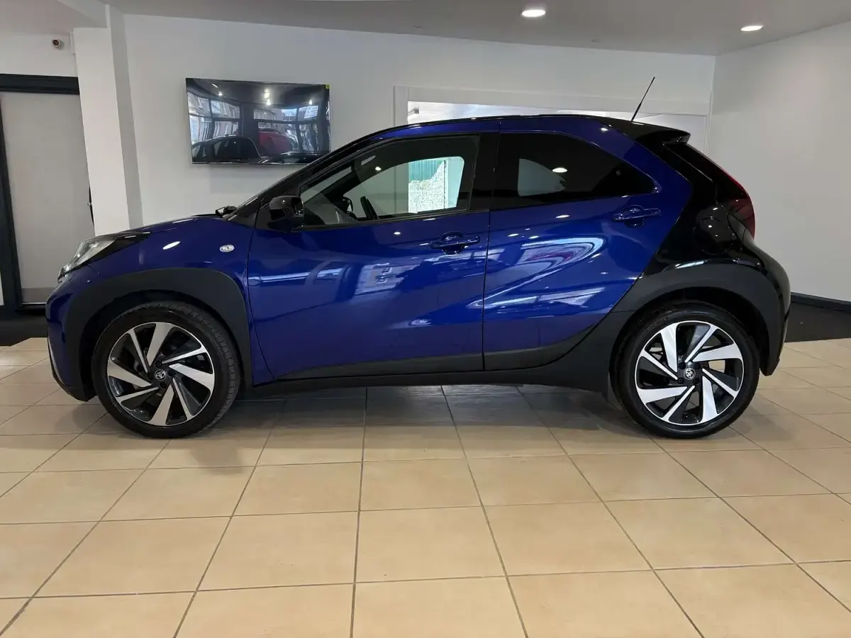 Used Toyota Aygo X 70 HP (51 kW) 2024 Blue SUV