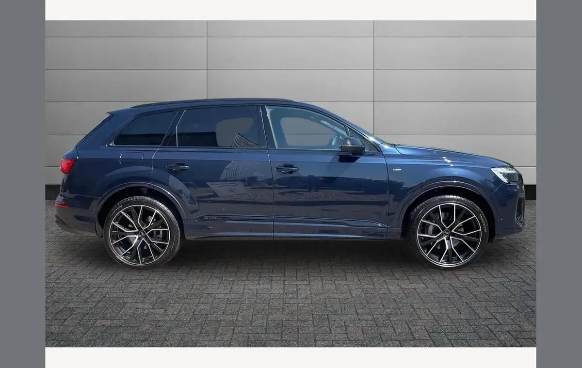 Used Audi Q7 Black Edition 228 HP (167 kW) 2026 Blue SUV