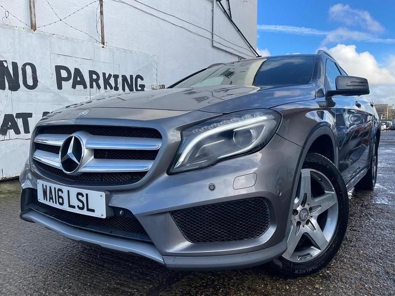 Usado Mercedes GLA250 AMG line 2016 Cinzento SUV