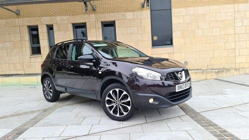 Black Used 2013 Nissan Qashqai 360º SUV | £7,495 (Expensive) - Image 1/4