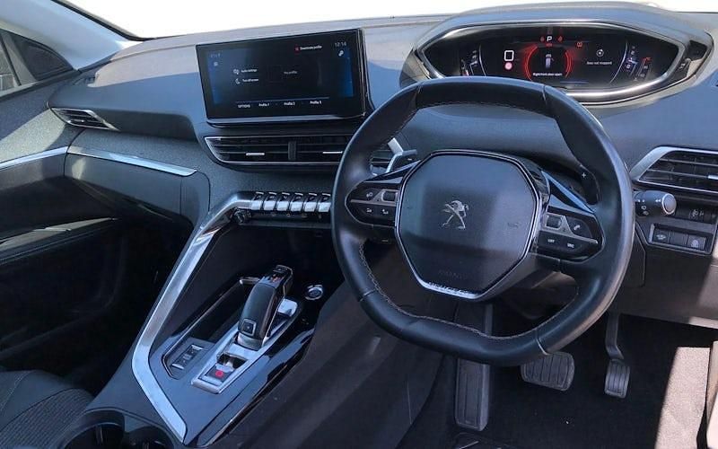 Usado Peugeot 5008 Allure Premium 131 HP (96 kW) 2021 Cinzento SUV