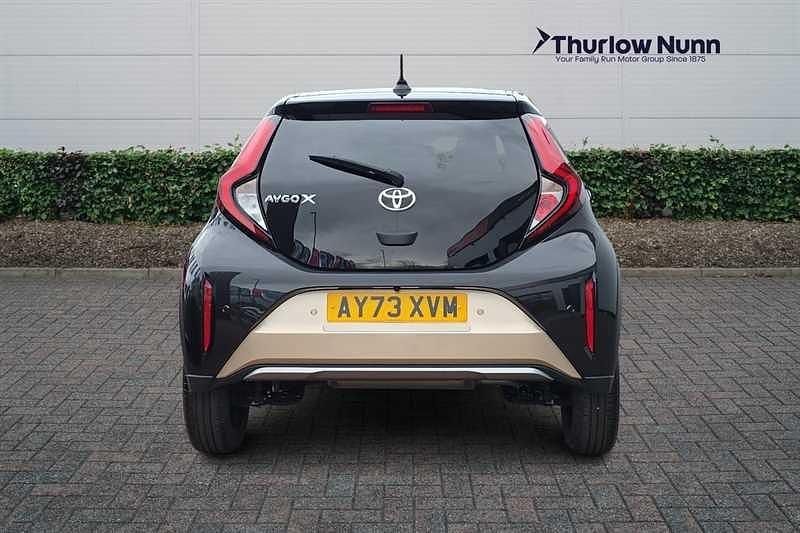 Used Toyota Aygo X 72 HP (52 kW) 2023 Beige SUV