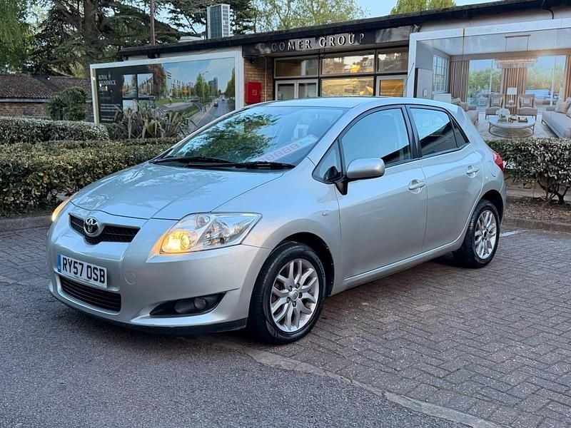 Used Toyota Auris 124 HP (91 kW) 2008 Silver Hatchback