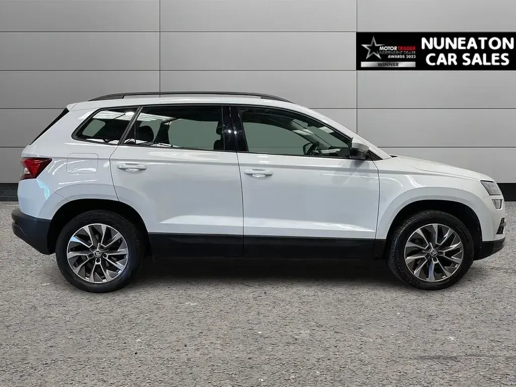 Used Skoda Karoq SE Drive 110 HP (80 kW) 2021 White SUV