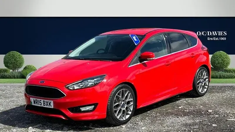 Used Ford Focus Zetec 2015 Red Hatchback