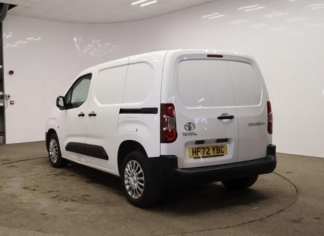 Used Toyota Proace 120 HP (88 kW) 2022 White MPV