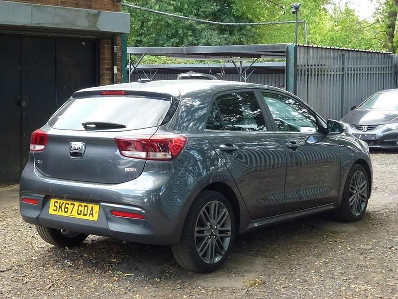 Usado Kia Rio First Edition 2017 Cinzento Citadino