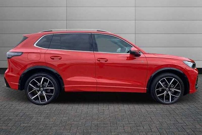 Used VW Tiguan R-line 150 HP (110 kW) 2025 Red SUV
