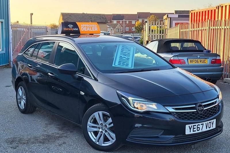 Second-hand Vauxhall Astra 110 CP (80 kW) 2017 Negru Break