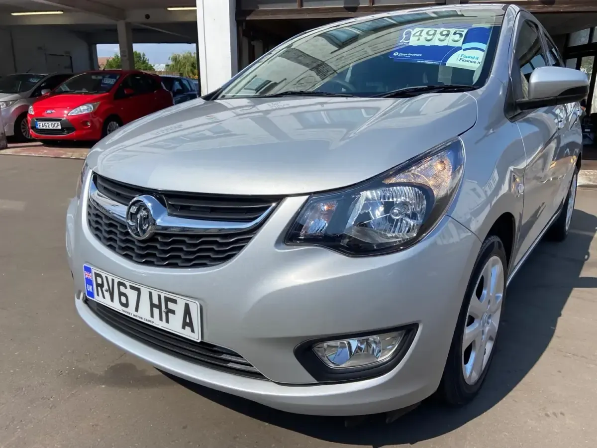Second-hand Vauxhall Viva 75 CP (55 kW) 2017 Argintiu Hatchback