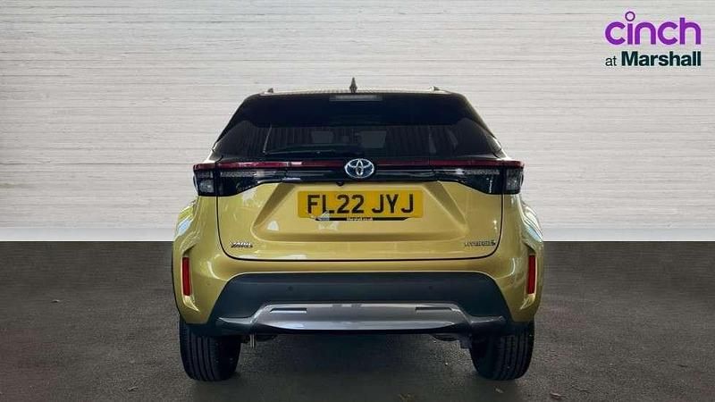 Used Toyota Yaris Cross 113 HP (83 kW) 2022 Yellow SUV