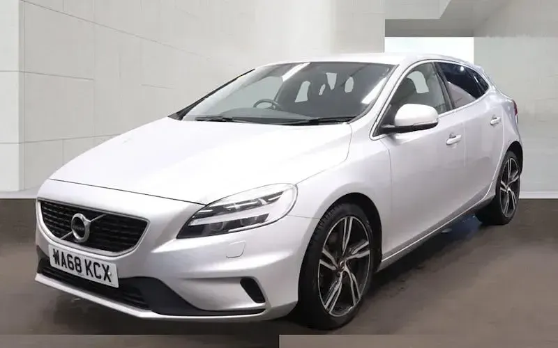 Used Volvo V40 R-Design Pro 152 HP (111 kW) 2019 Hatchback