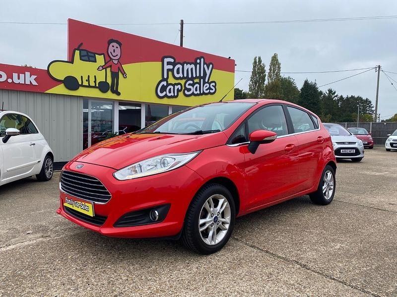 Red Used 2017 Ford Fiesta Zetec Hatchback | £7,995 (Fair price) - Image 1/4