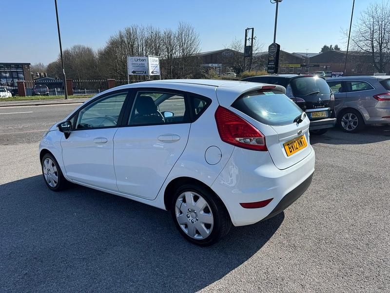 Used Ford Fiesta 82 HP (60 kW) 2012 White Hatchback