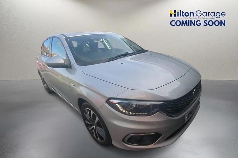 Silver Used 2017 Fiat Tipo Lounge Hatchback | £5,650 (Good price) - Image 1/1